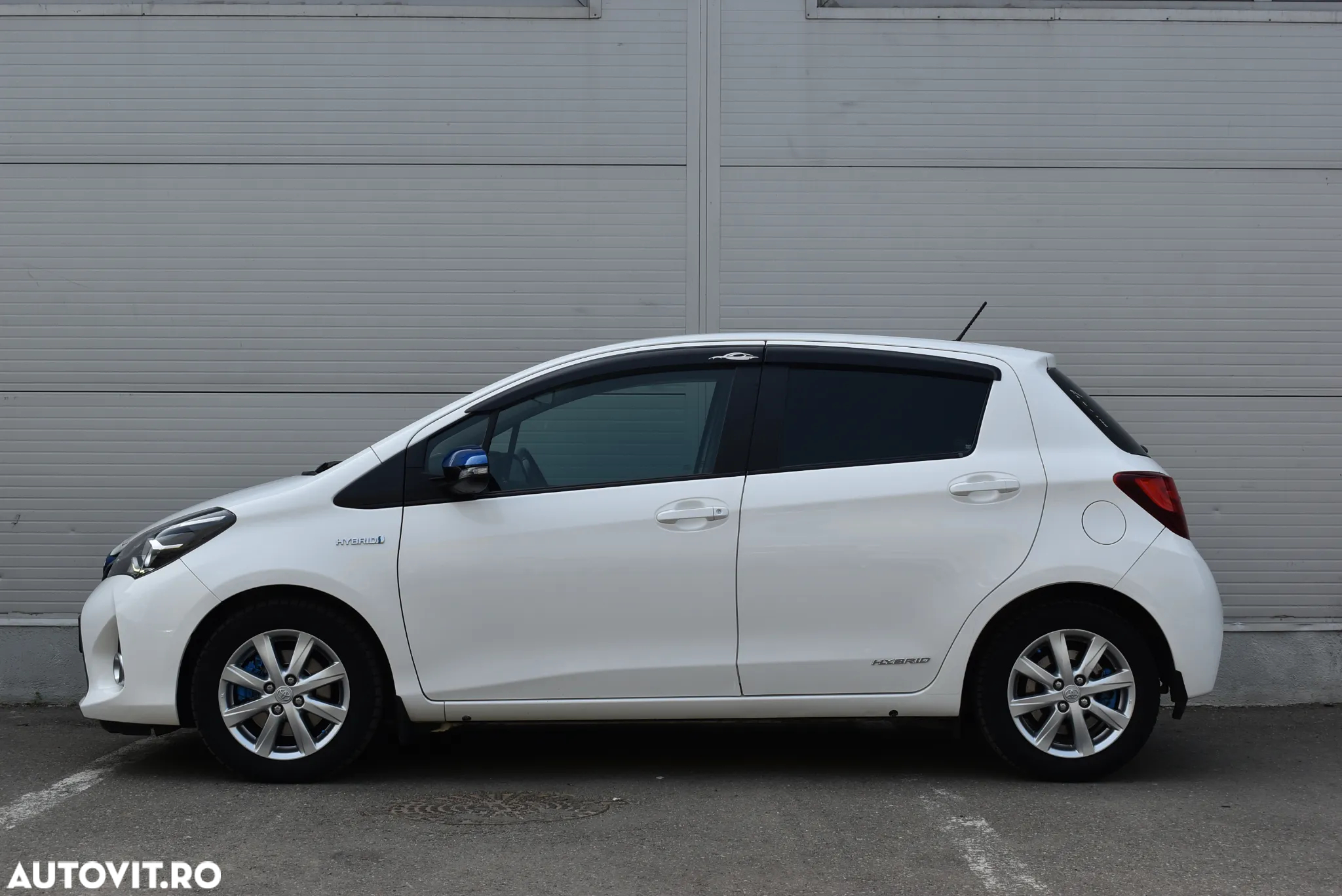 Toyota Yaris 1.5 VVT-i HSD Luna - 3