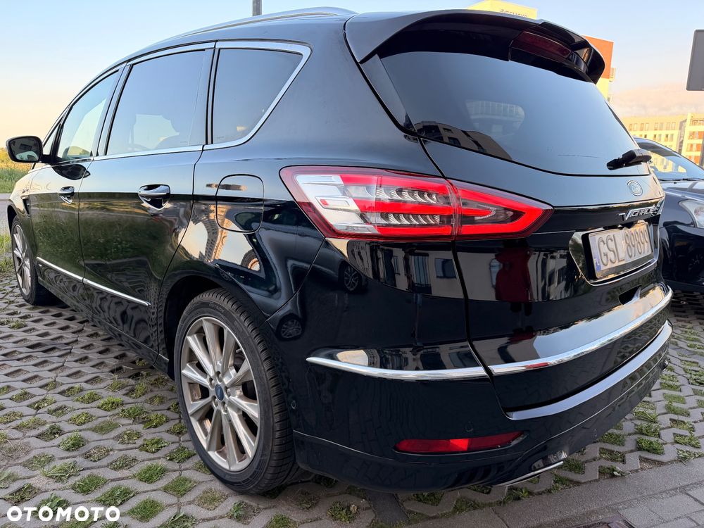 Ford S-Max - 11