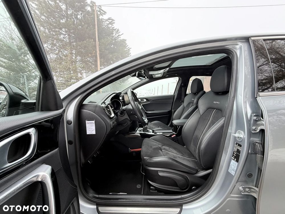 Kia ProCeed 1.4 T-GDI OPF GT LINE - 16