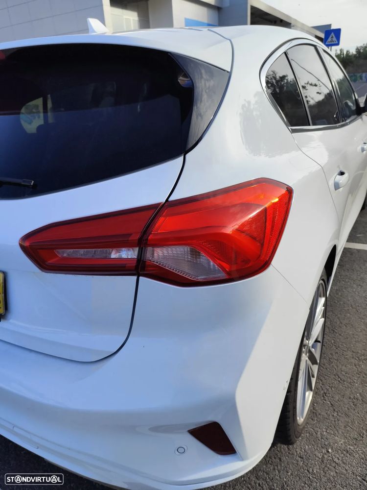 Ford Focus 1.0 EcoBoost MHEV Vignale - 13