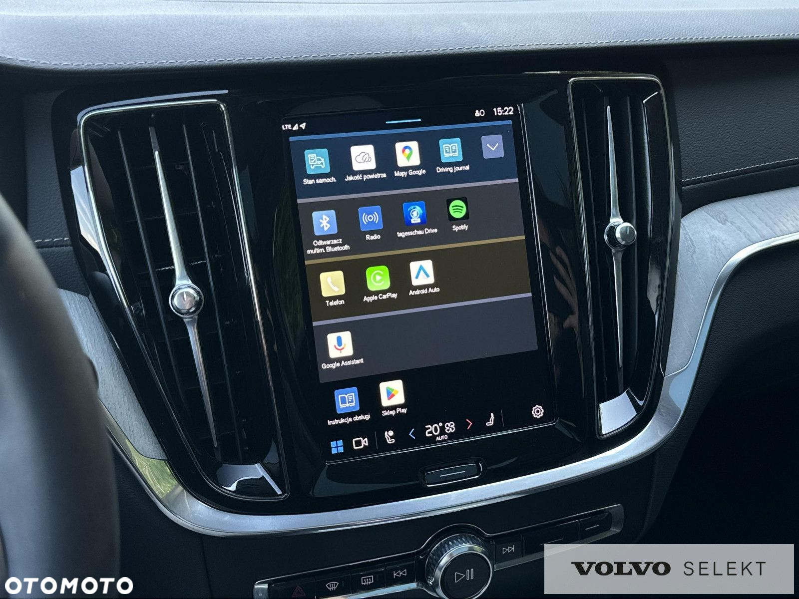 Volvo V60 Cross Country - 12