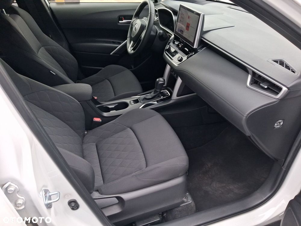Toyota Corolla Cross - 13