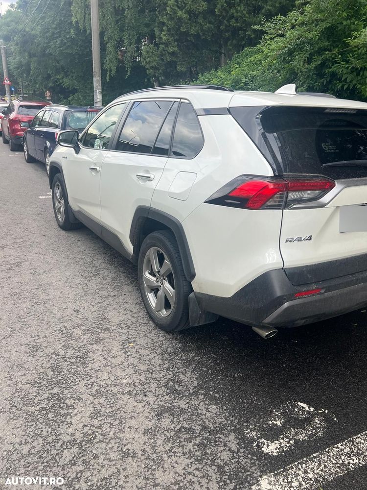 Toyota RAV4 - 5