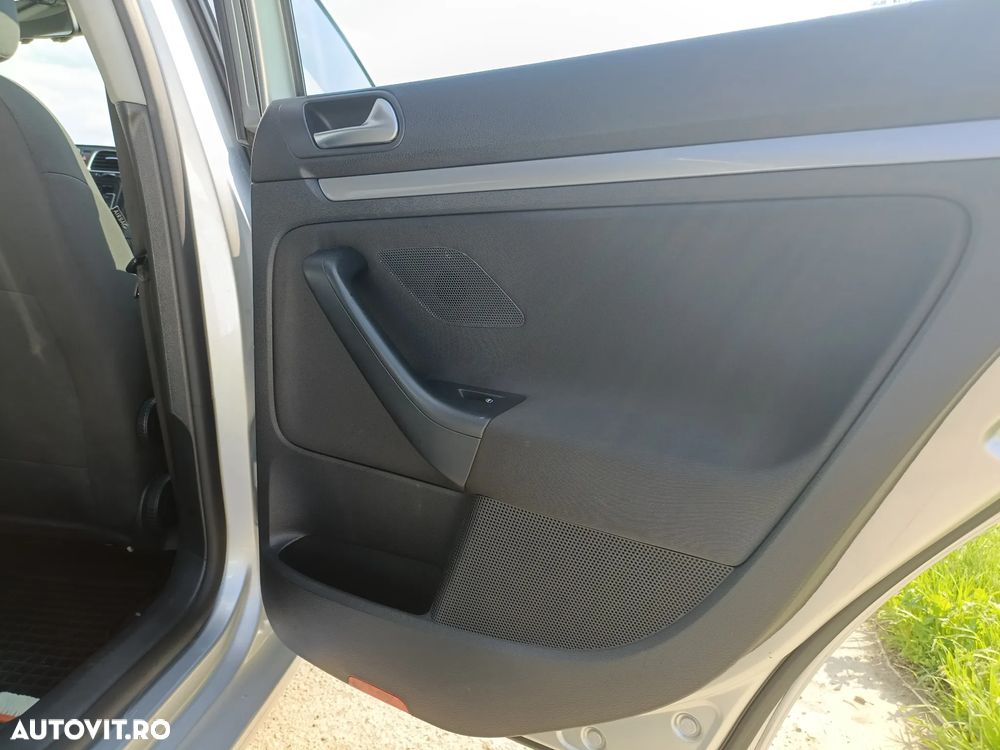 Volkswagen Golf 1.6 TDI DPF Comfortline - 15