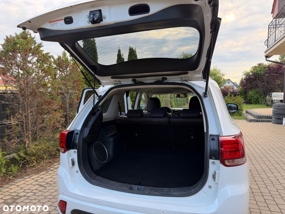 Mitsubishi Outlander Intense + - 18