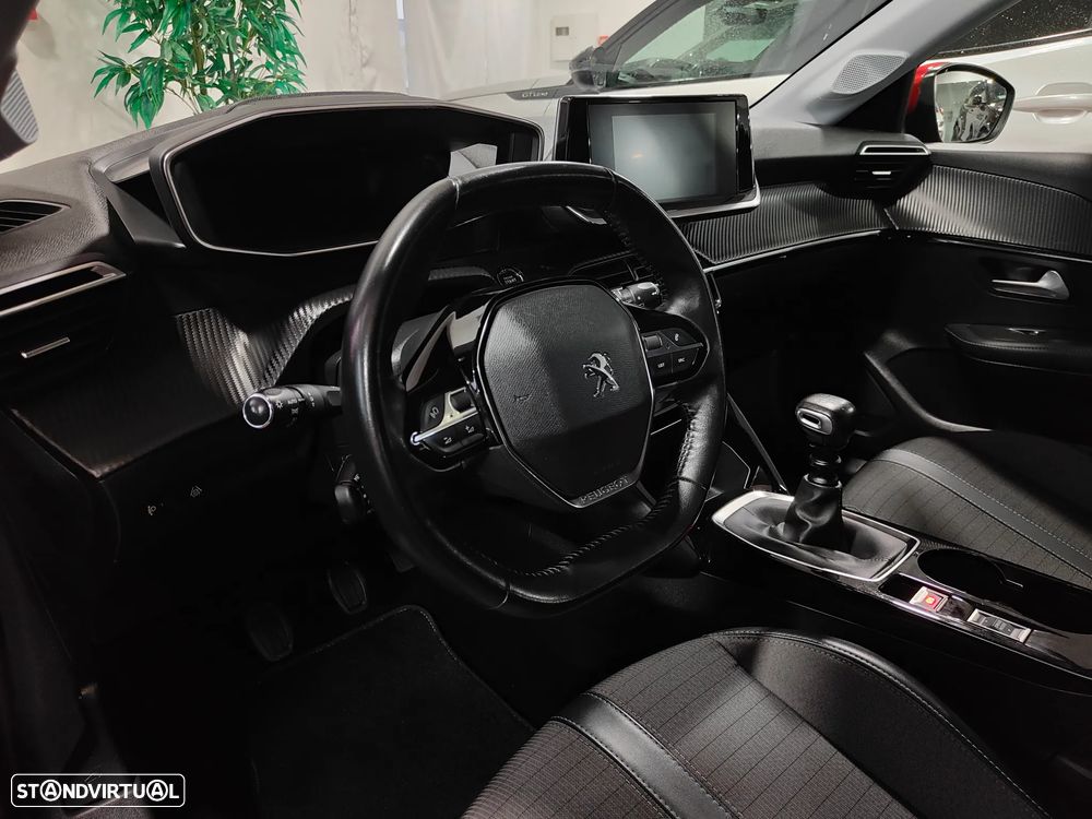 Peugeot 208 1.2 PureTech Allure EAT8 - 30