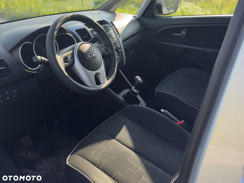 Kia Venga - 7
