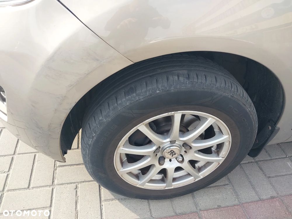 Kia Venga 1.4 L - 6