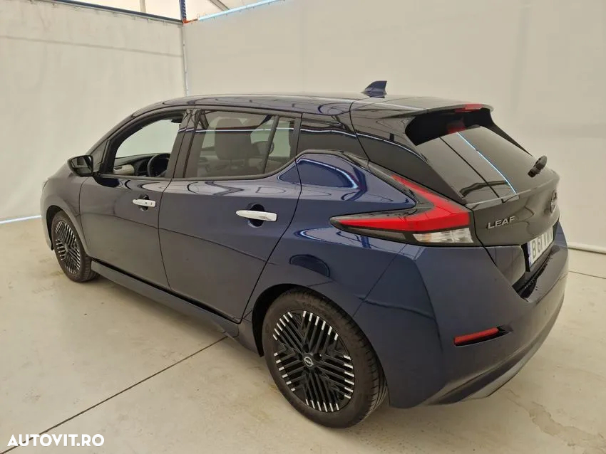 Nissan LEAF - 2