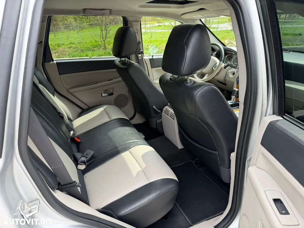 Jeep Grand Cherokee - 20