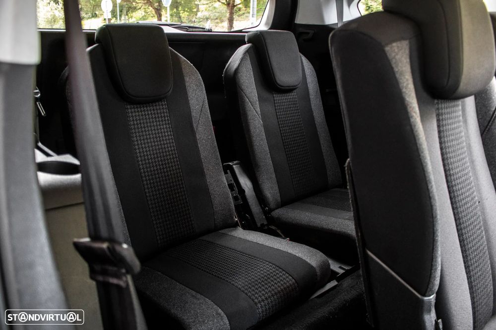 Peugeot 5008 BlueHDI 130 EAT8 Active - 27