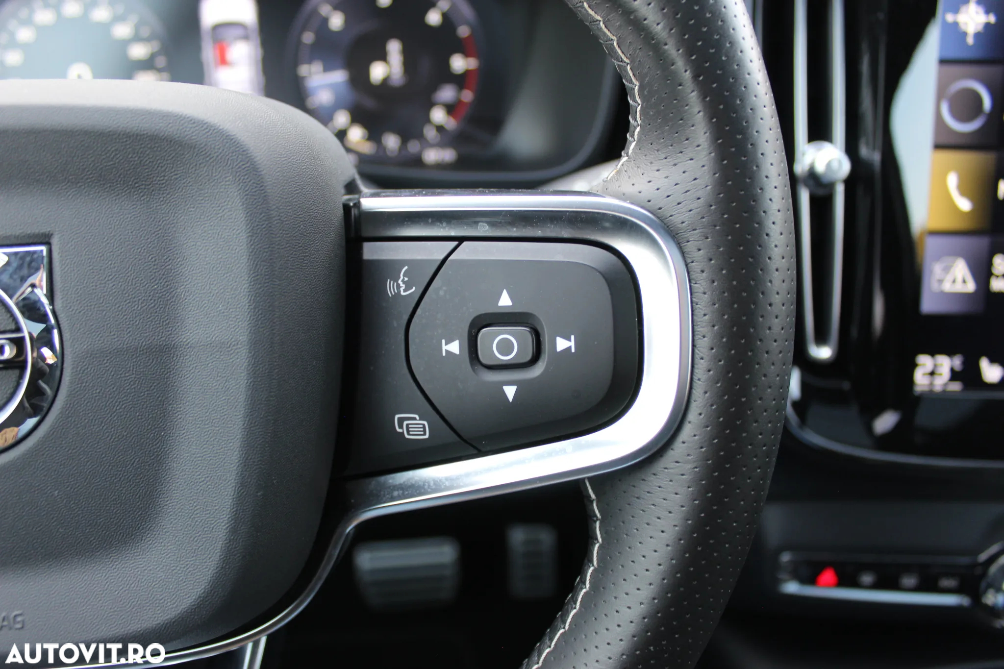 Volvo XC 40 D4 AWD Geartronic R-Design - 15
