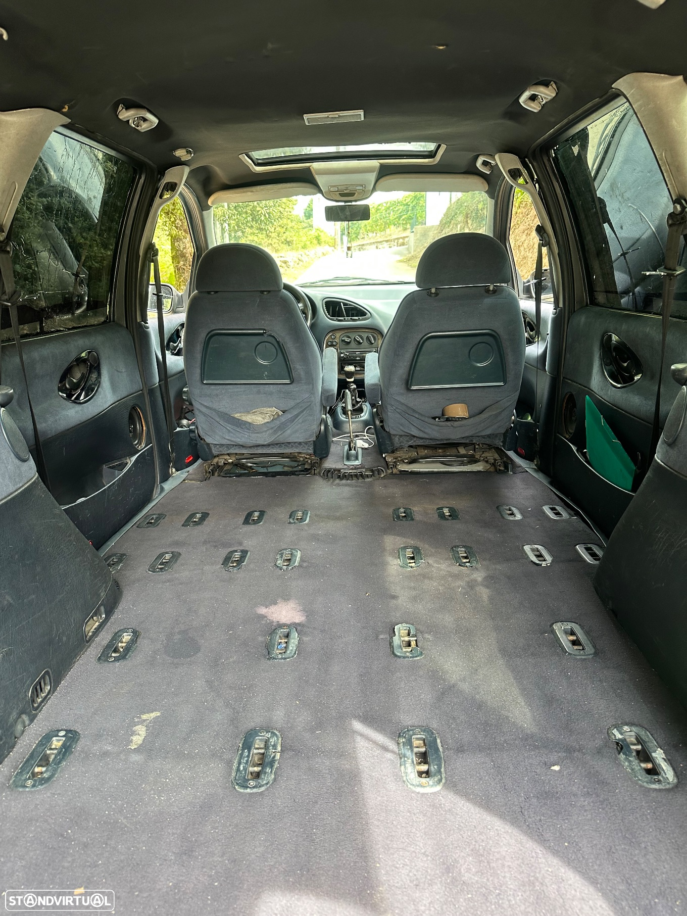 Ford Galaxy 1.9 TDi GLX - 12