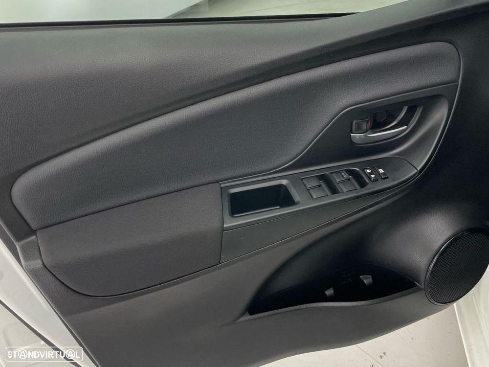 Toyota Yaris 1.5 HSD Square Collec.White - 17