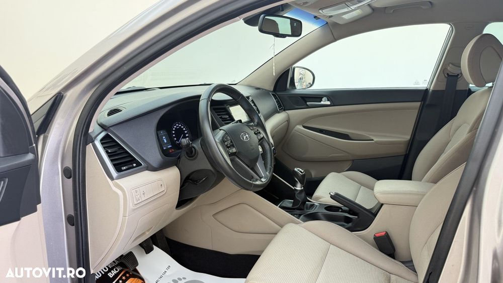 Hyundai Tucson blue 1.6 GDi 2WD Passion - 12