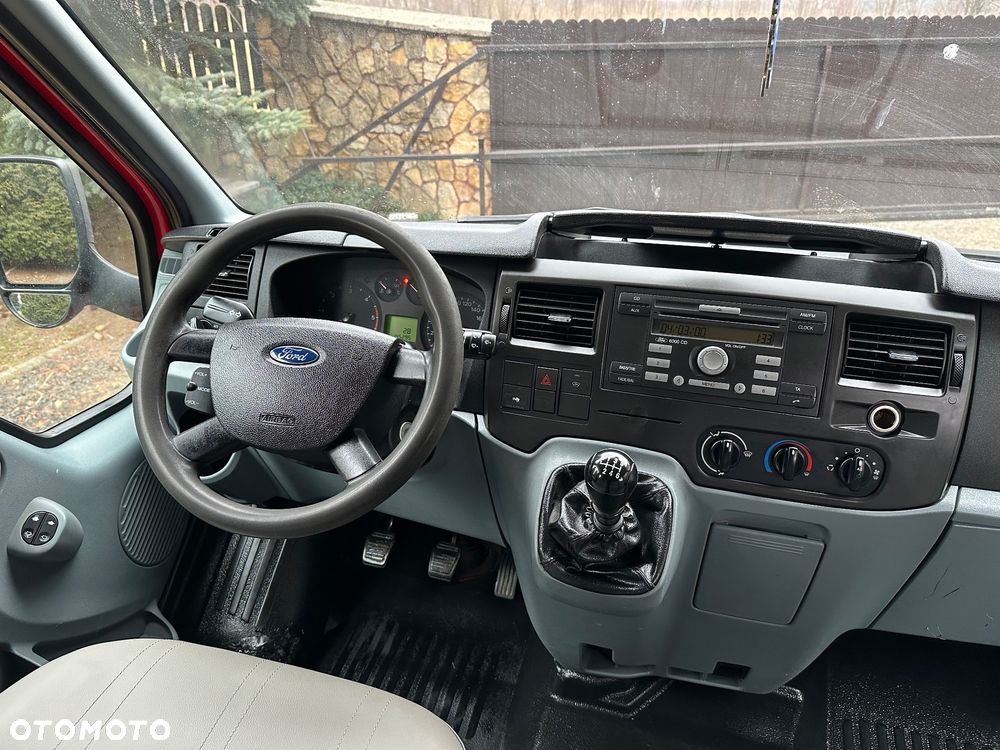 Ford Transit - 13