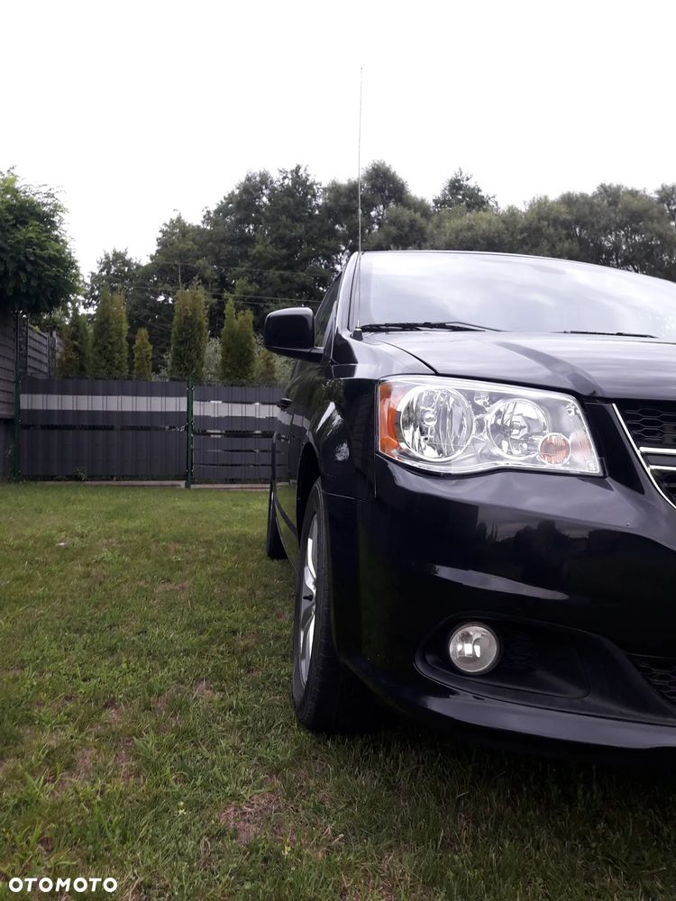 Dodge Grand Caravan - 4