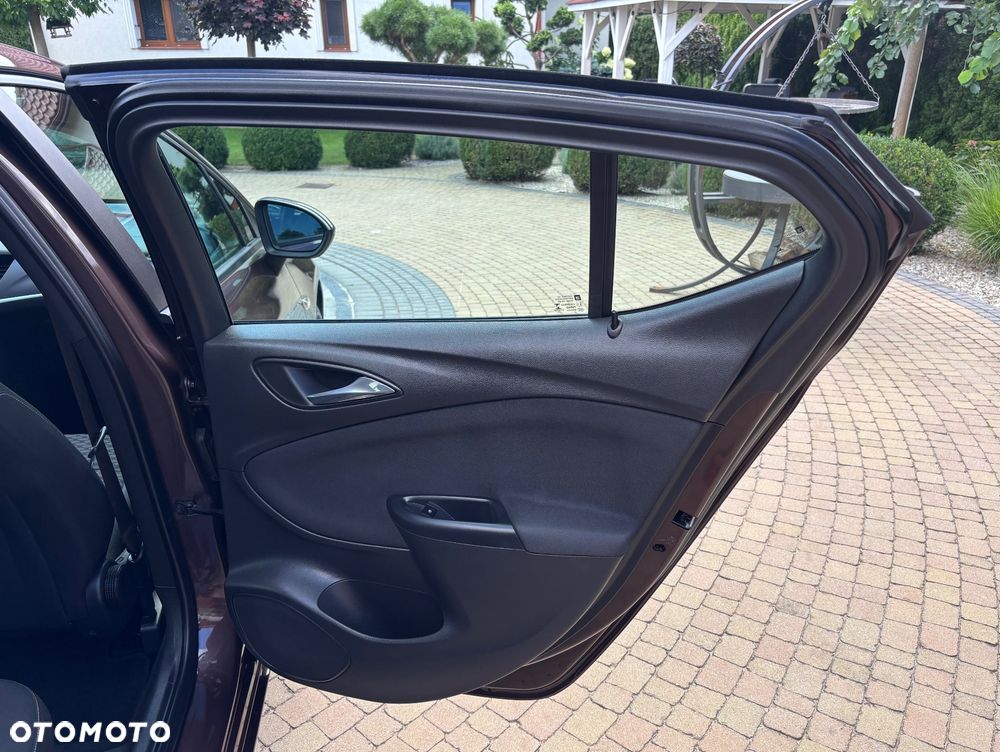 Opel Astra 1.4 Turbo Edition - 32
