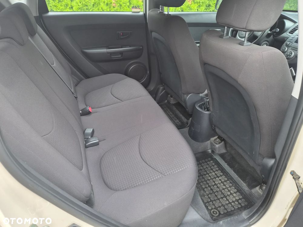 Kia Soul 1.6 CRDI M - 10