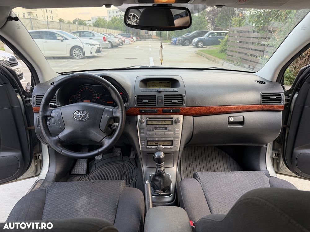 Toyota Avensis - 16
