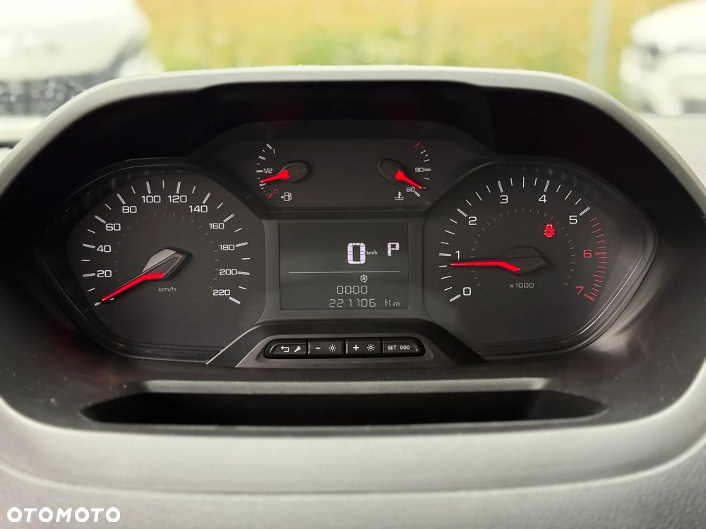 Peugeot Partner 1.5 BlueHDI 131KM / Long Długi /  Automat 8-biegów / Pełen serwis / Bezwypadkowy - 27