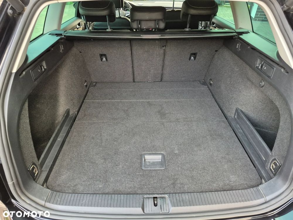 Volkswagen Passat 2.0 TDI EVO Elegance DSG - 8