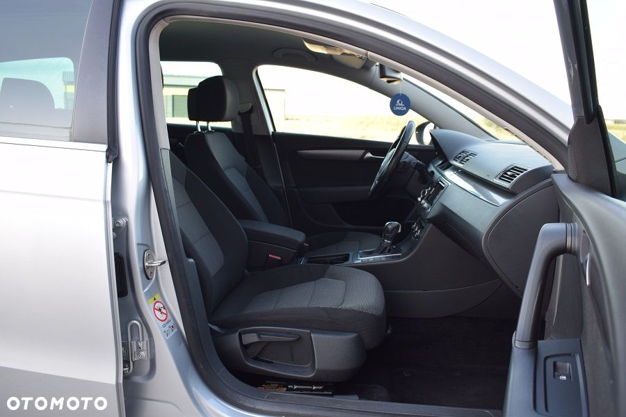Volkswagen Passat 2.0 TDI Comfortline DSG - 11