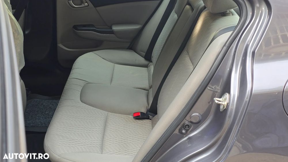 Honda Civic 1.8 Automatic ES - 10