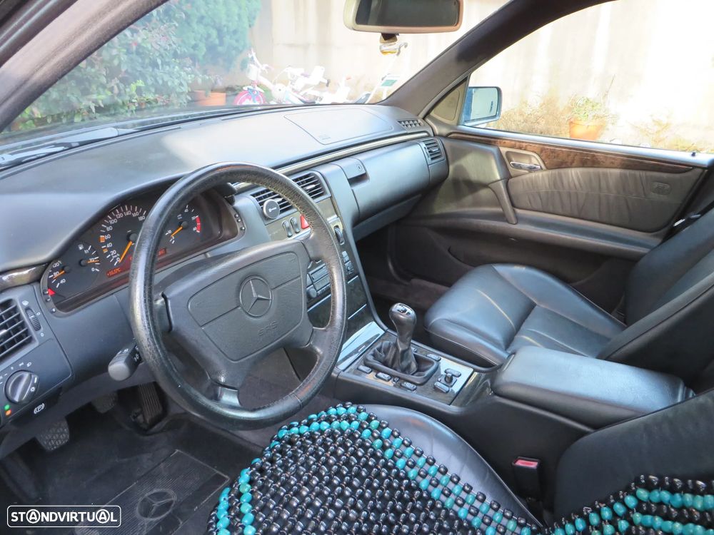 Mercedes-Benz E 250 TD Classic - 14