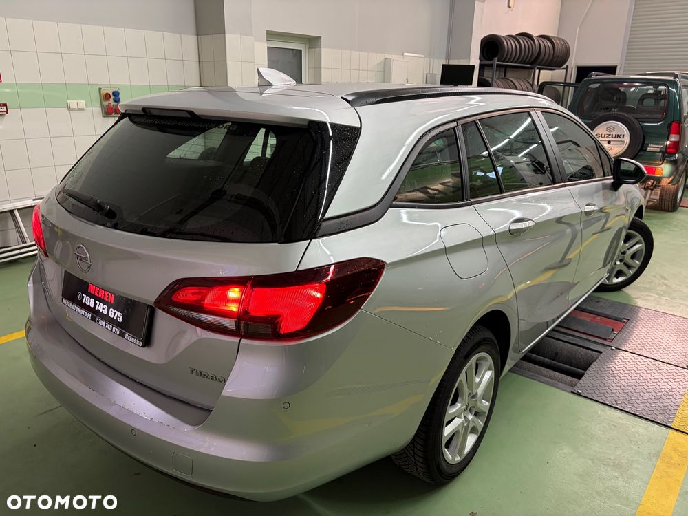 Opel Astra 1.4 Turbo Business - 11