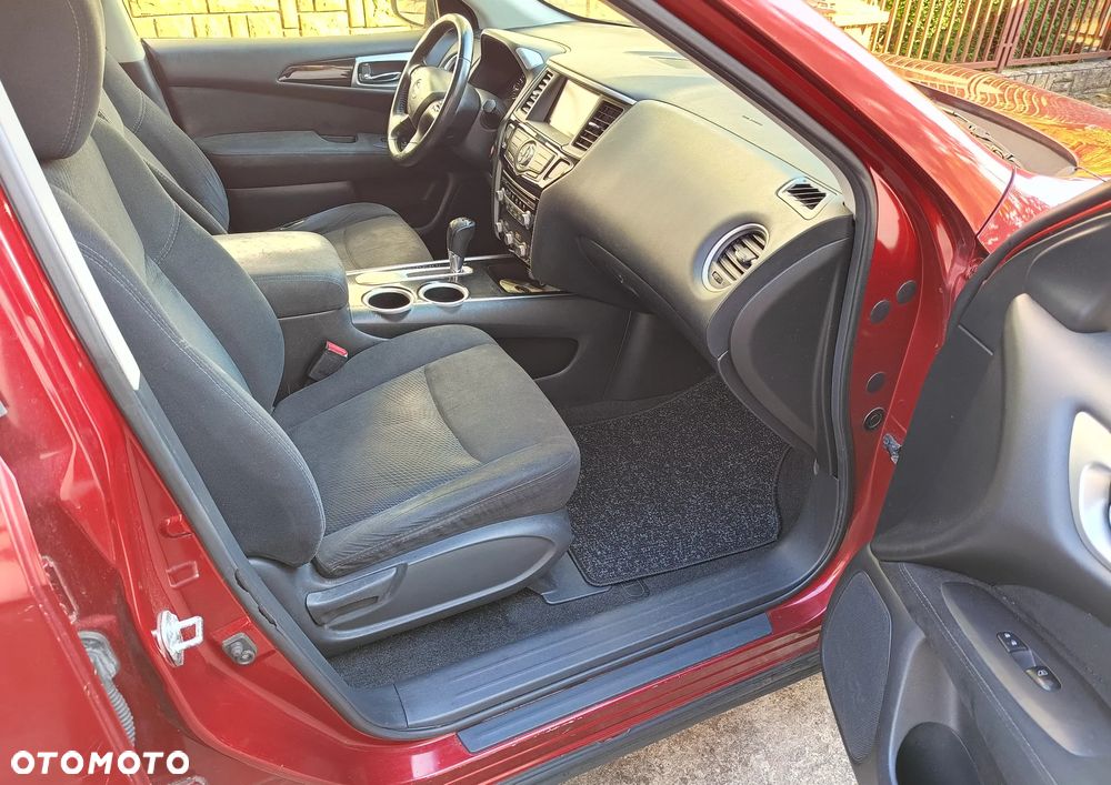 Nissan Pathfinder - 24