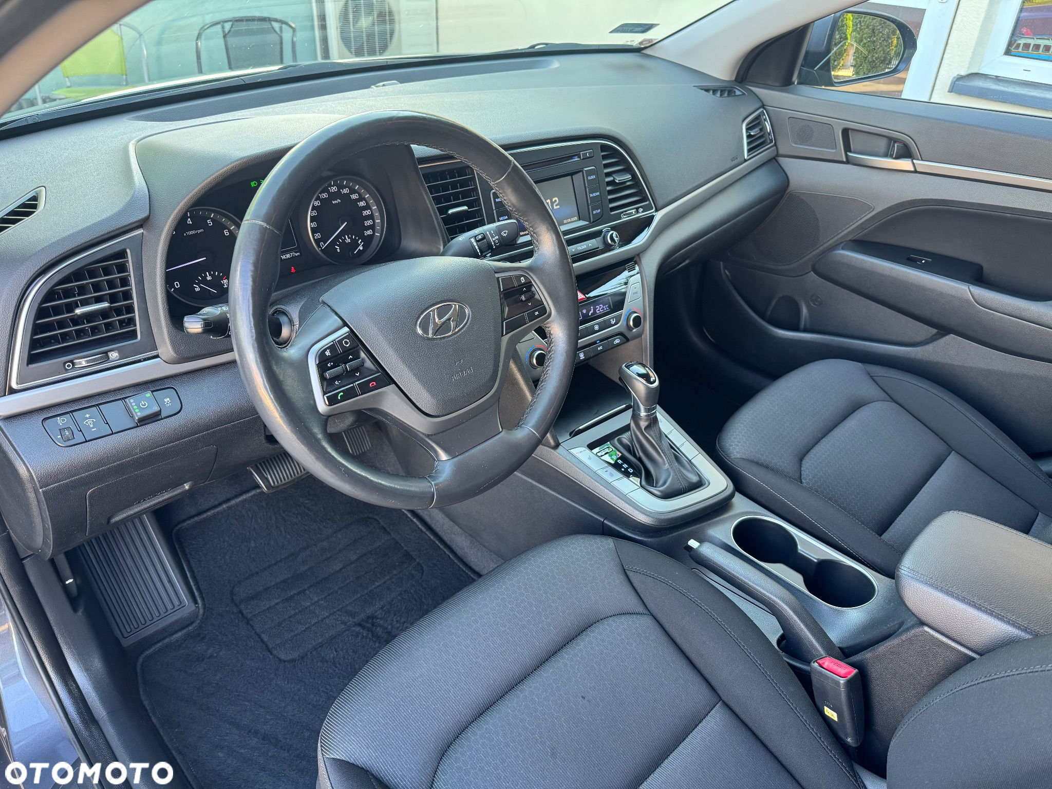 Hyundai Elantra 1.6 Premium - 17