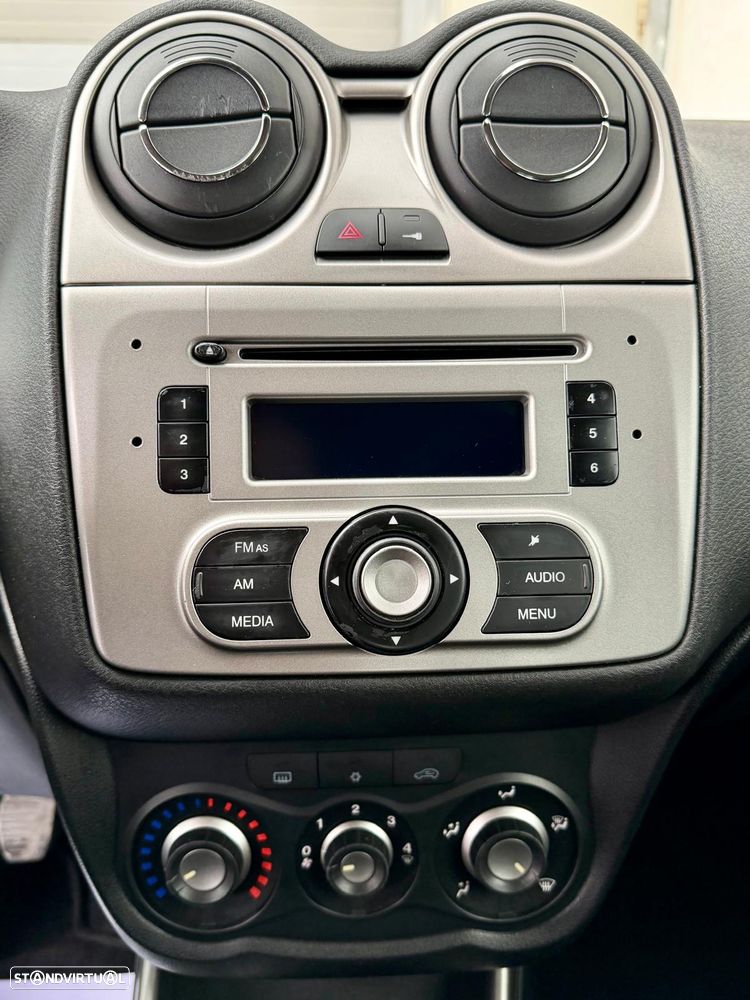 Alfa Romeo MiTo 1.3 JTD Distinctive S&S - 17