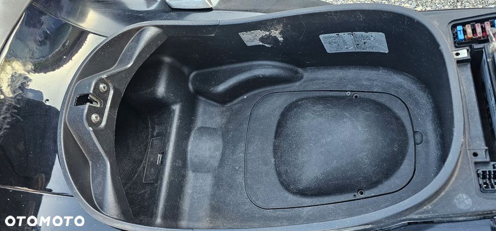 Piaggio X8 - 12