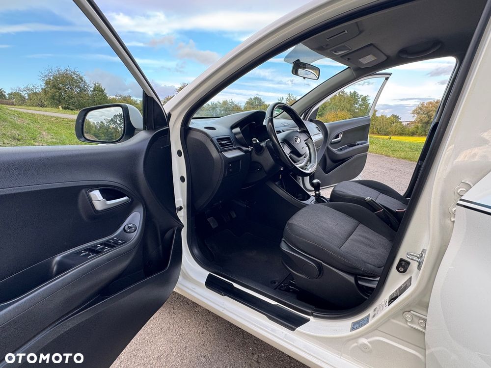 Kia Picanto 1.0 Fifa World Cup Edition - 24