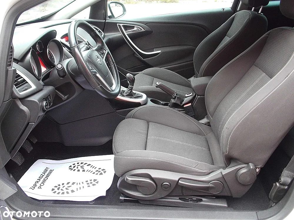 Opel Astra GTC 1.4 Turbo - 2