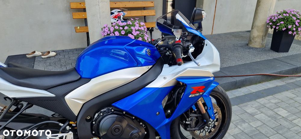 Suzuki GSX-R - 6
