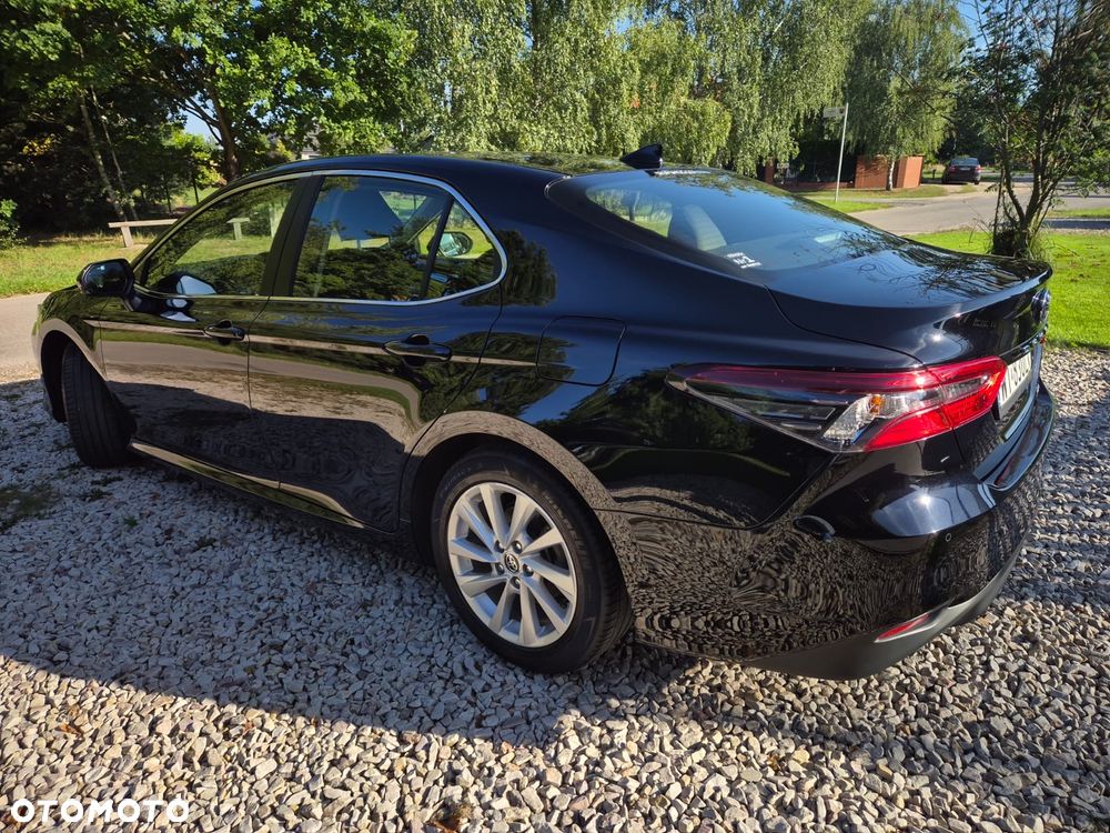 Toyota Camry 2.5 Hybrid Comfort CVT - 22