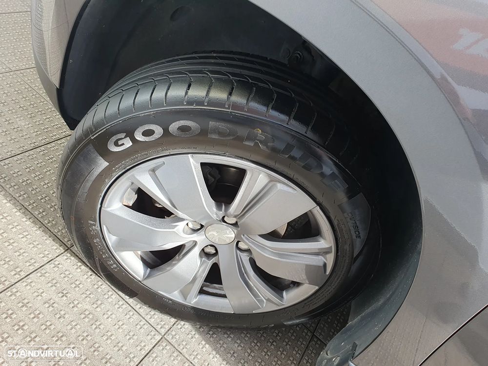 Peugeot 2008 1.6 BlueHDi Style - 18