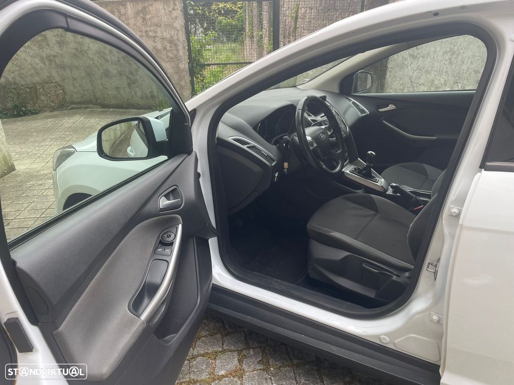 Ford Focus 1.0 EcoBoost S&S COOL&CONNECT - 13