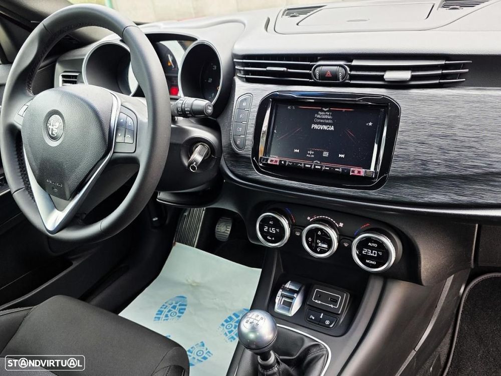 Alfa Romeo Giulietta 1.6 JTDM Sport J18 - 21