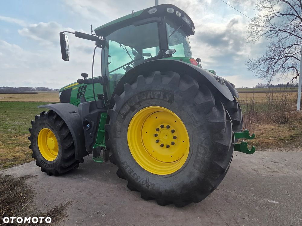 John Deere 6215R - 4