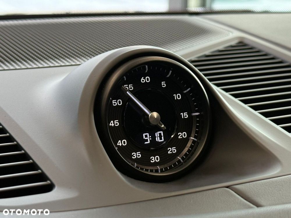 Porsche Cayenne - 21