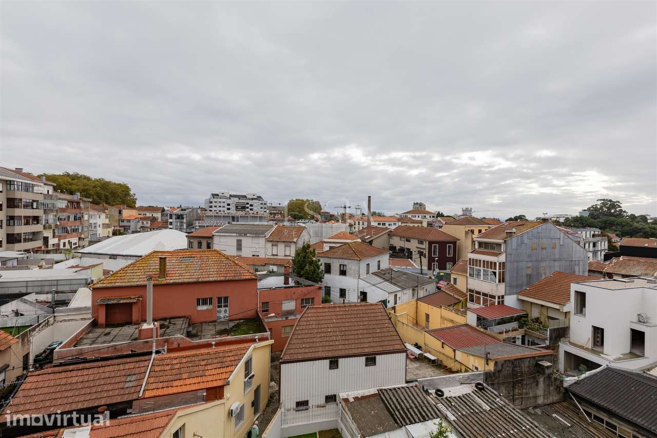 Apartamento T2 com Terraço | Centro da Baixa do Porto - Grande imagem: 3/26