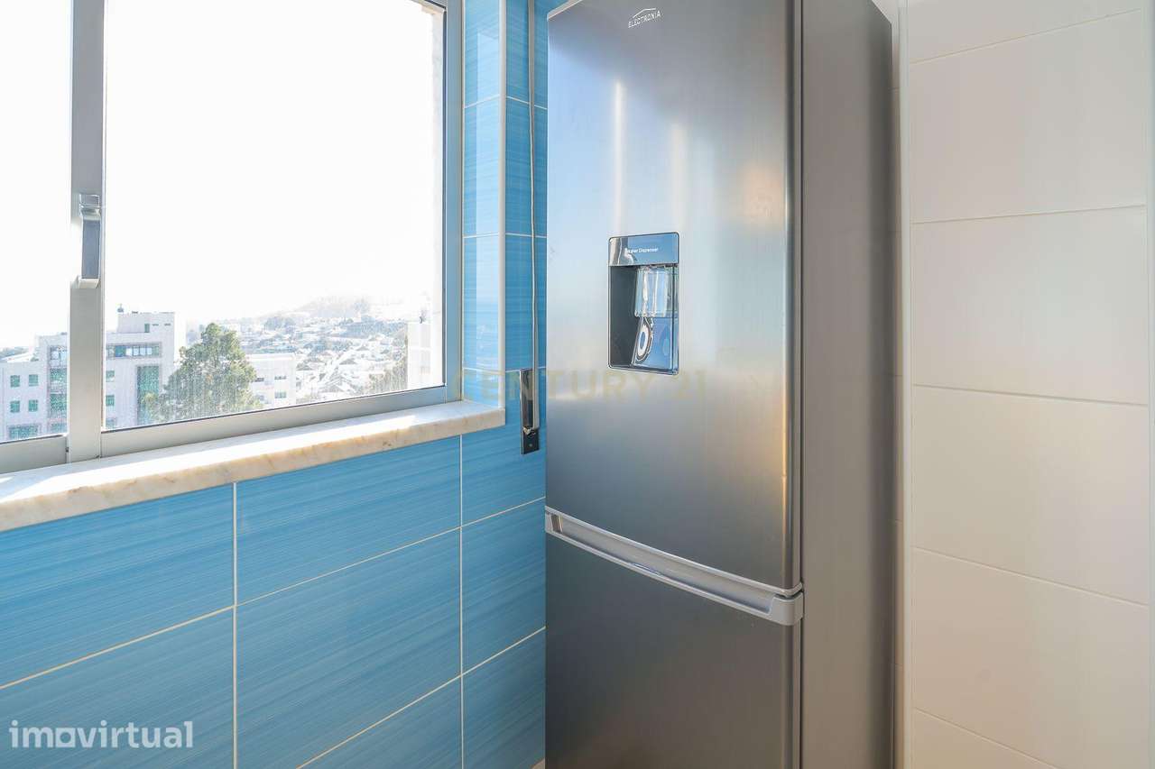 Apartamento T3 com Varanda e vista Panorâmica para o Rio Sado - Grande imagem: 4/29