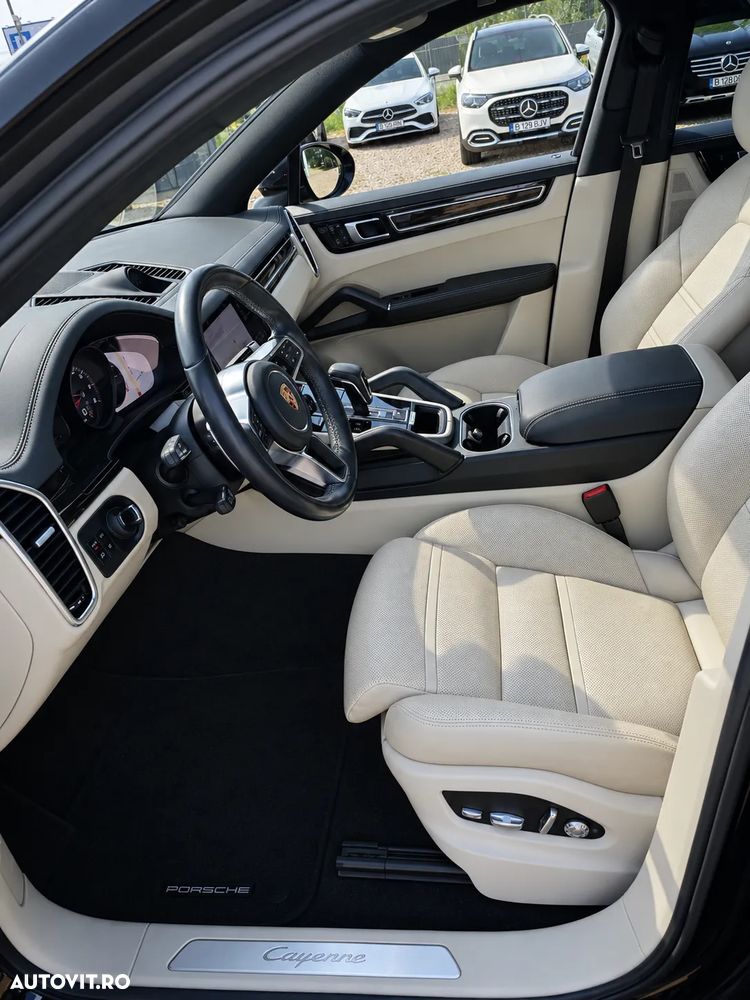 Porsche Cayenne - 13