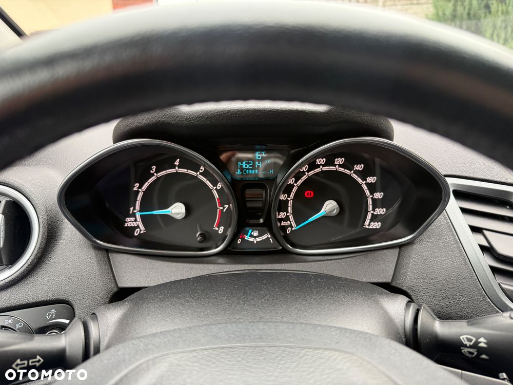 Ford Fiesta - 24