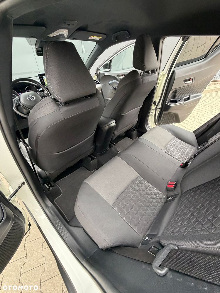 Toyota C-HR 2.0 Hybrid Executive - 13