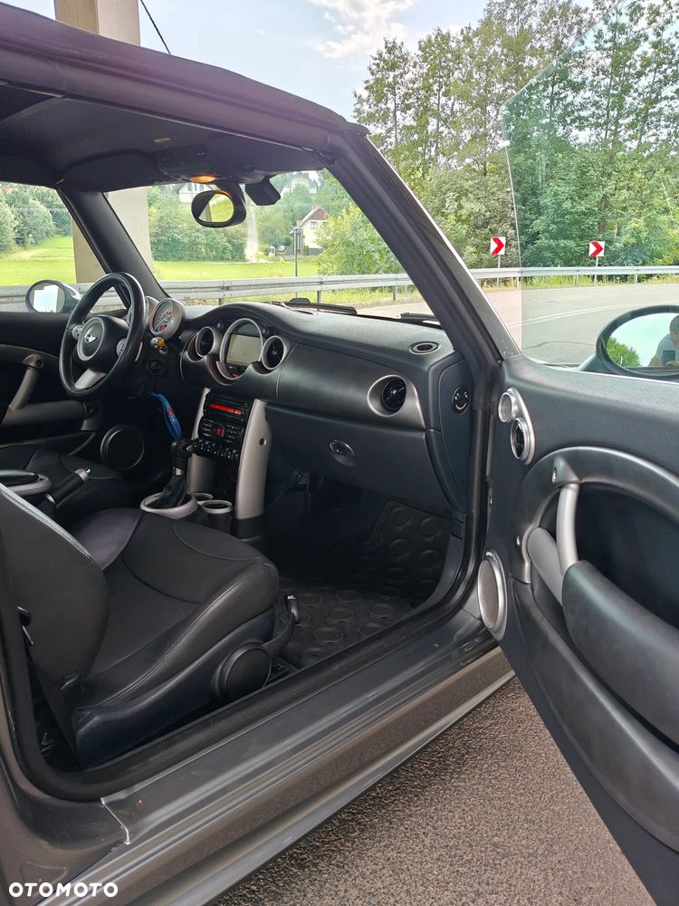 MINI Cooper S Sidewalk - 10