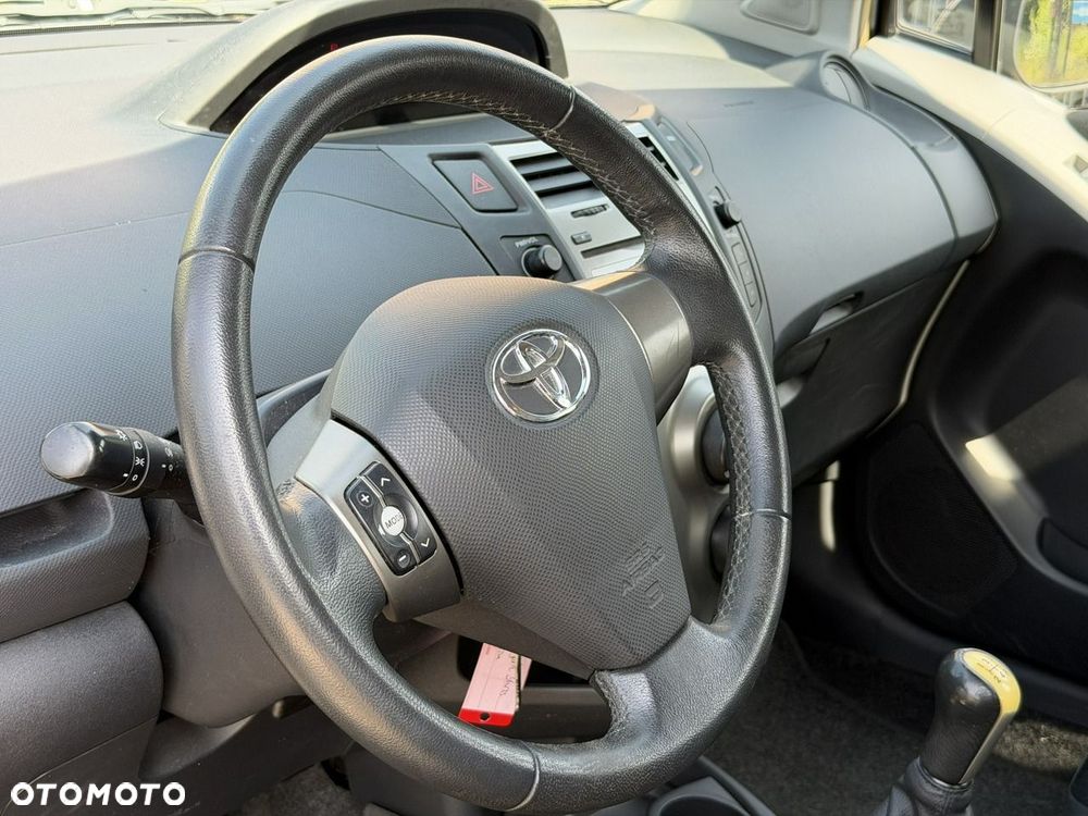 Toyota Yaris - 13
